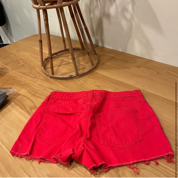 🇺🇸 Universal Thread Red High Rise Shortie Cut Off Jean Shorts 6 / 28R - Picture 4 of 11
